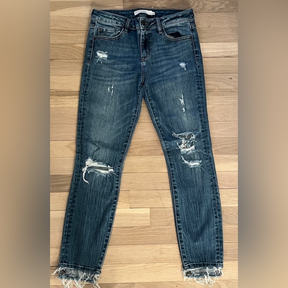 HIDDEN SKINNY MID-RISE RAW HEM JEANS SIZE 29